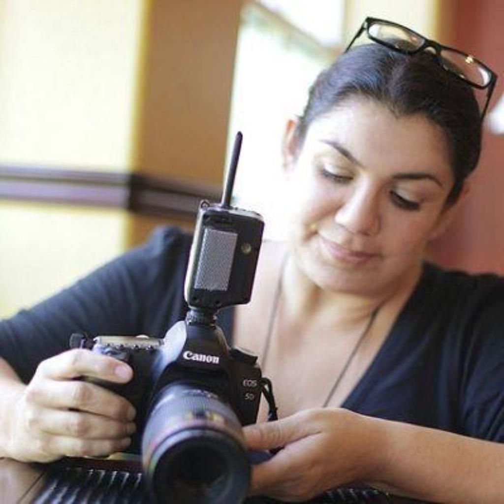 https://pixabay.com/de/photos/fotografin-fotograf-professionelle-467391